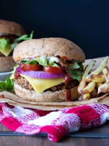 cropped-vegan-lentil-veggie-burger-33.jpg