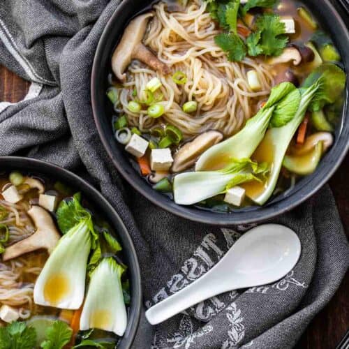 Easy Vegan Miso Soup With Noodles And Vegetables Veggies Don T Bite