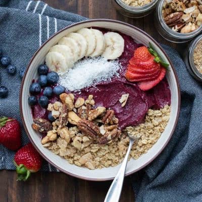 How to Make a Thick Vegan Smoothie Bowl - Veggies Don't Bite