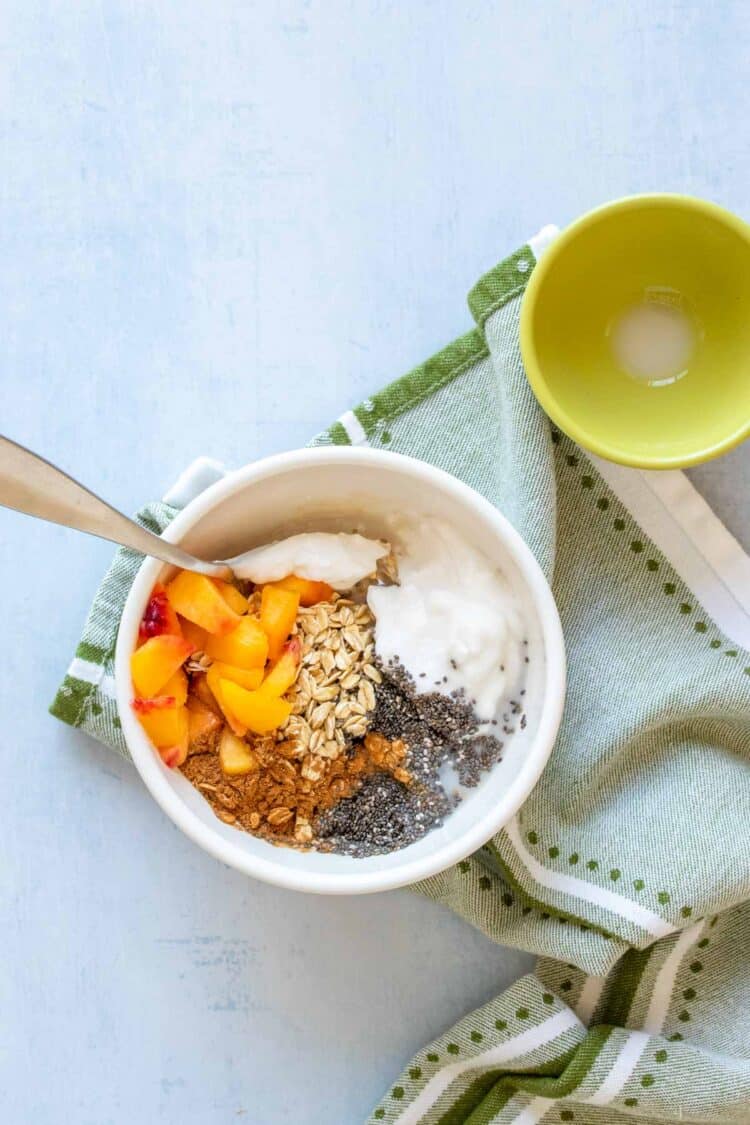 Quick and Easy Peach Overnight Oats - Veggies Don't Bite