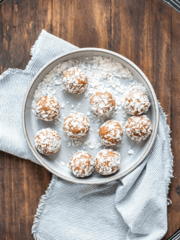 Google Story Poster- Carrot Cake Energy Balls